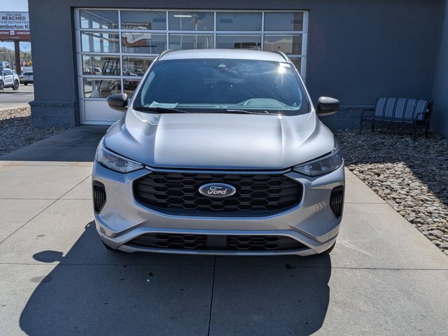 Certified 2024 Ford Escape ST-Line w/ Tech Pack #1 FWD image 9