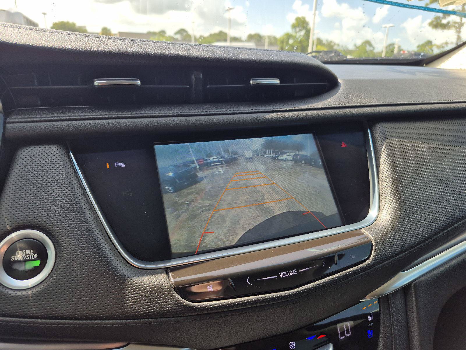 Used 2017 Cadillac XT5 Premium Luxury FWD image 5