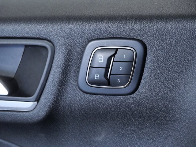 Certified 2025 Ford Escape Platinum AWD/4WD image 28