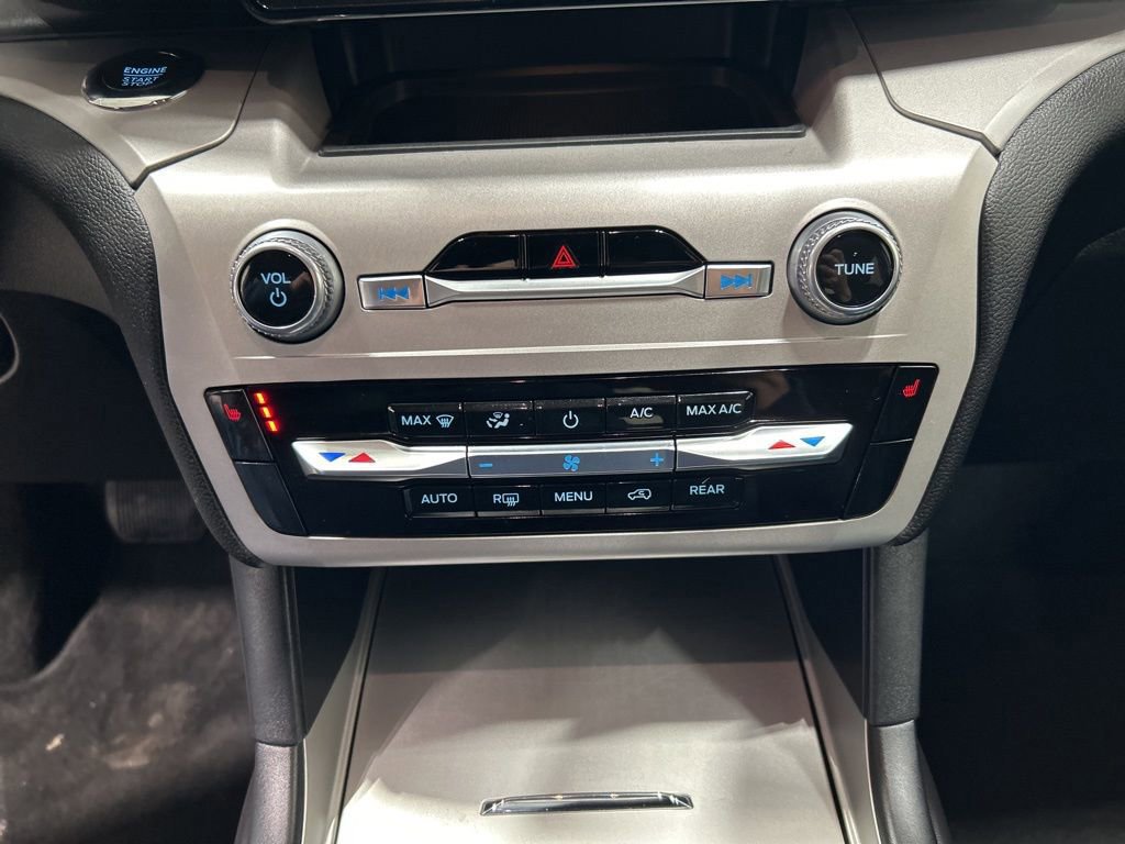 Certified 2024 Ford Explorer XLT w/ Class IV Trailer Tow Package image 21