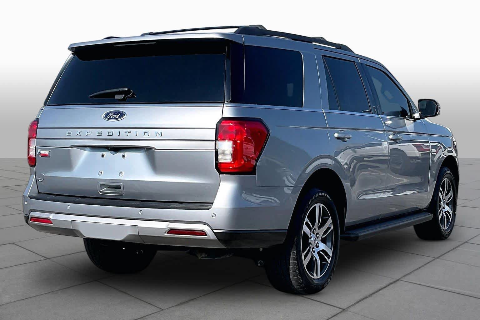 Certified 2024 Ford Expedition XLT RWD image 13
