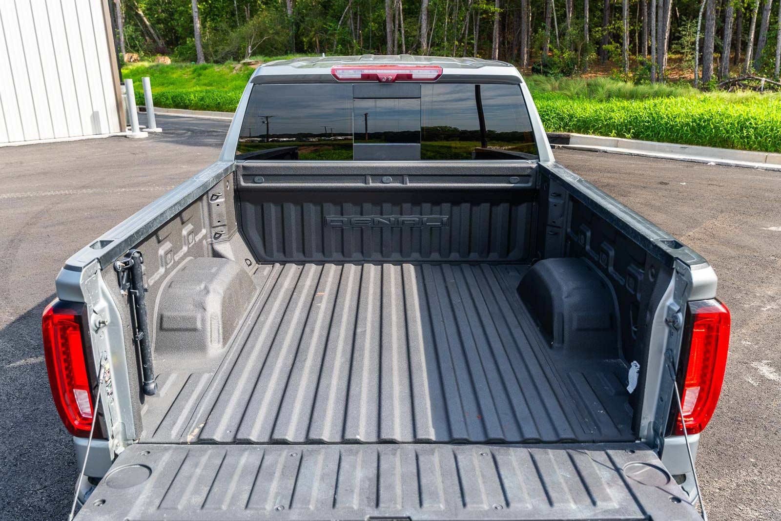 Used 2023 GMC Sierra 1500 Denali w/ Denali Reserve Package AWD/4WD image 16