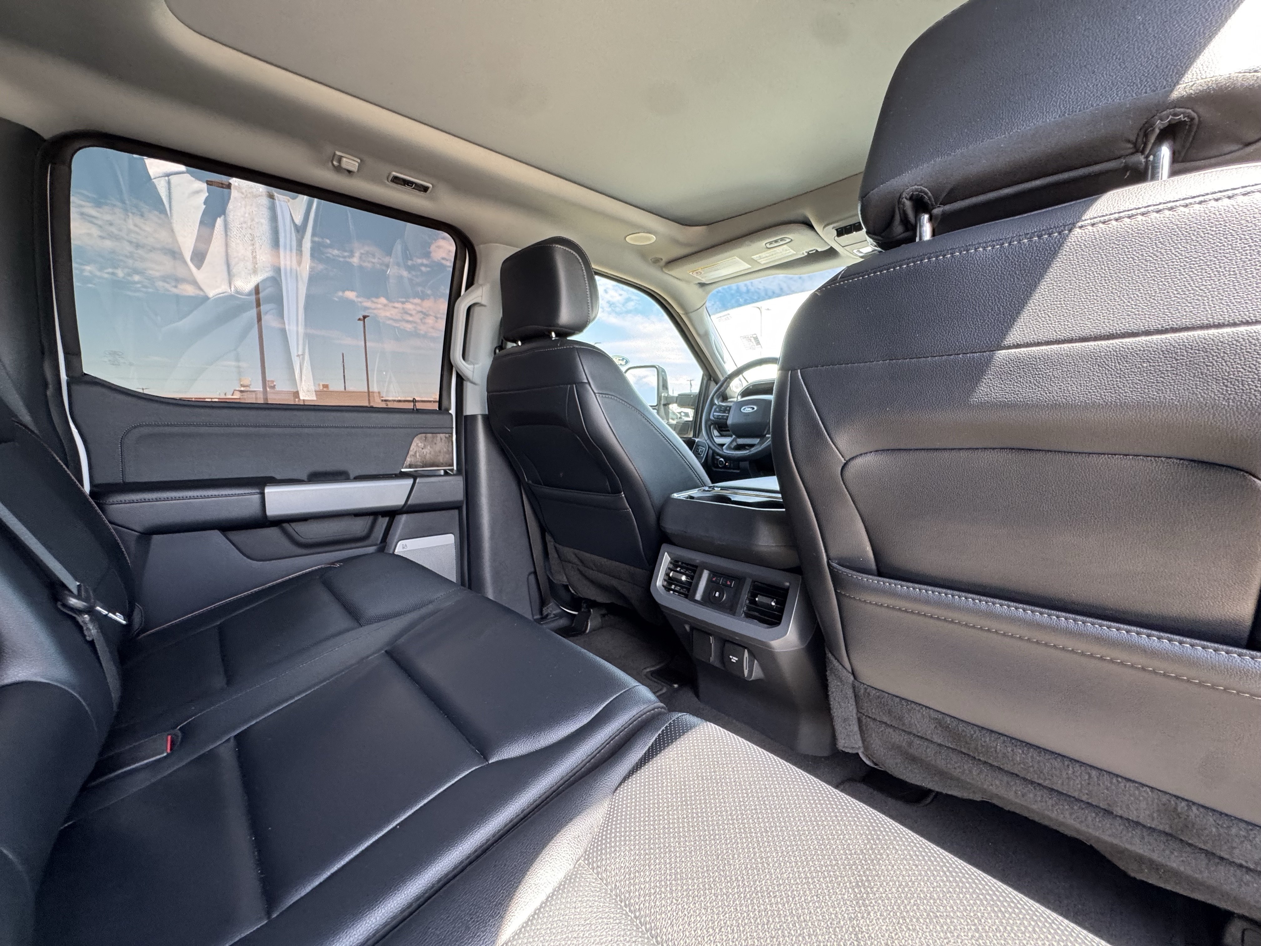 Certified 2024 Ford F250 Lariat w/ Lariat Ultimate Package AWD/4WD image 33