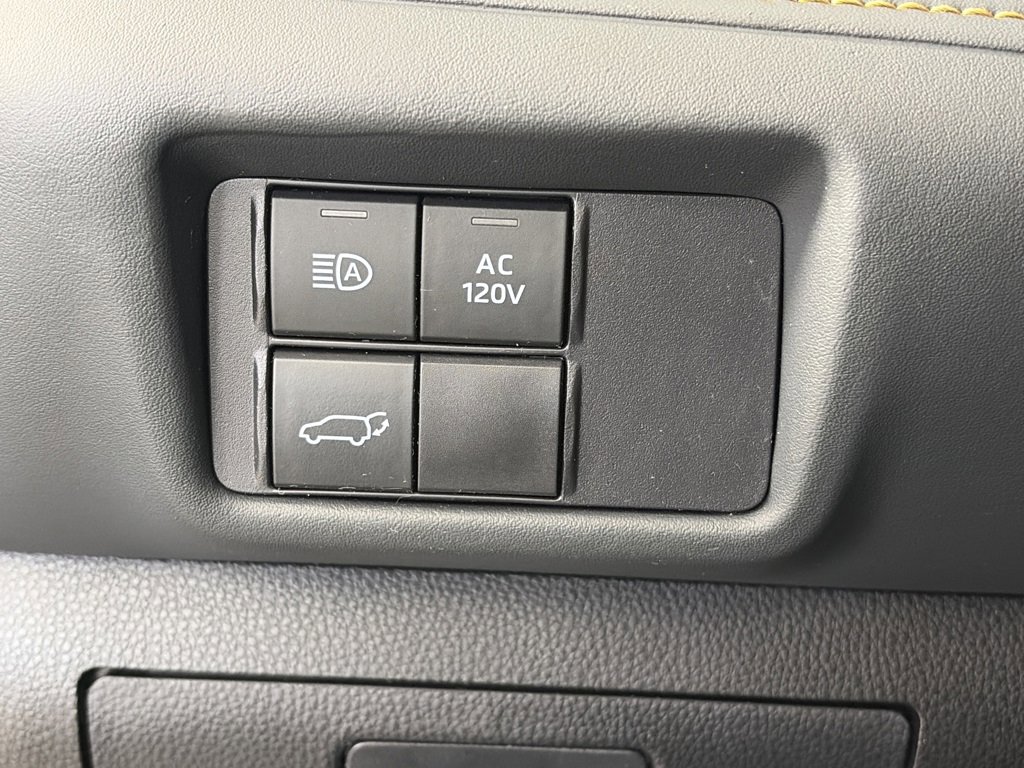 Used 2022 Toyota Highlander Bronze Edition image 24