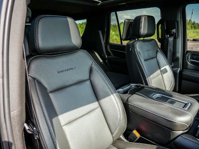 Used 2024 GMC Yukon Denali w/ Advanced Technology Package AWD/4WD image 20