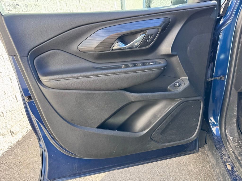 Used 2022 GMC Terrain SLE w/ Driver Convenience Package image 13