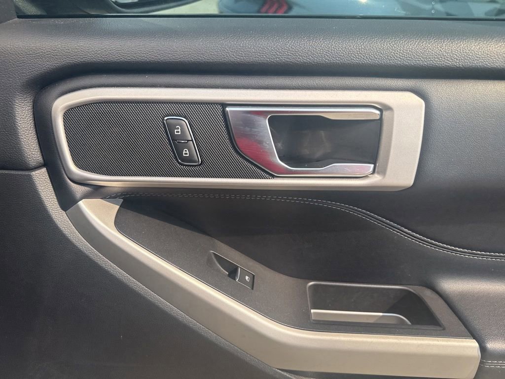 Certified 2022 Ford Explorer XLT RWD image 35