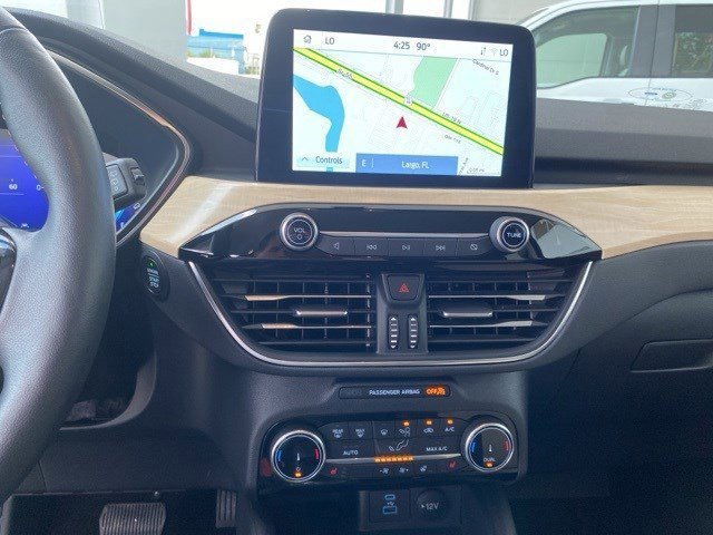 Certified 2022 Ford Escape Titanium w/ Titanium Elite Package image 23