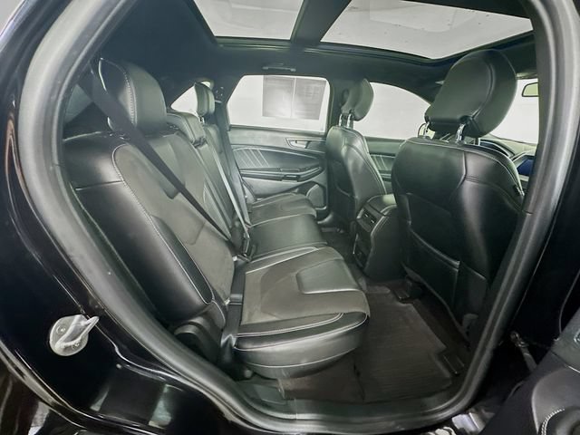 Certified 2019 Ford Edge ST w/ Cold Weather Package AWD/4WD image 32