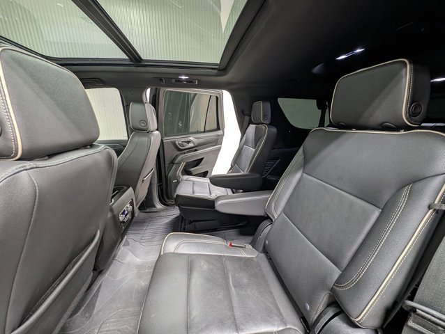 Used 2023 GMC Yukon SLT w/ SLT Premium Package AWD/4WD image 15