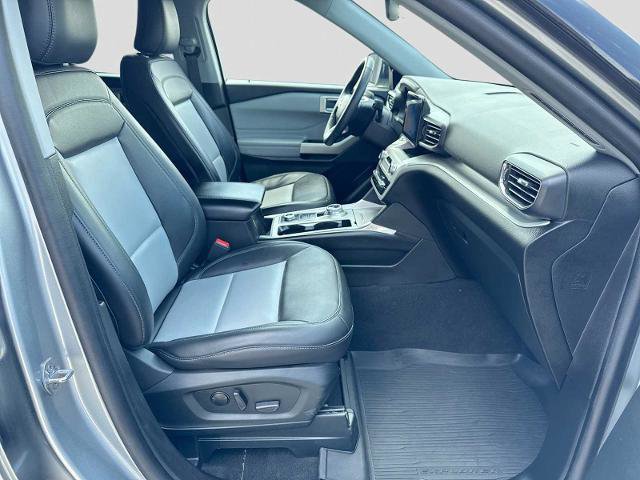 Certified 2023 Ford Explorer XLT w/ Equipment Group 202A AWD/4WD image 5