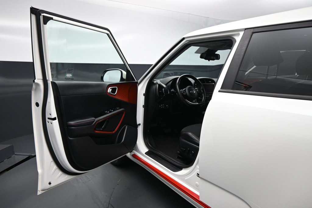 Used 2021 Kia Soul Turbo FWD image 9
