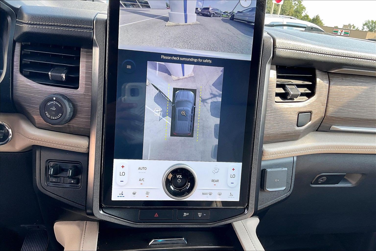 Certified 2023 Ford Expedition Limited AWD/4WD image 31