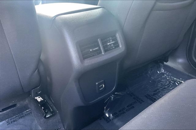 Used 2024 Chevrolet Equinox LS AWD/4WD image 32