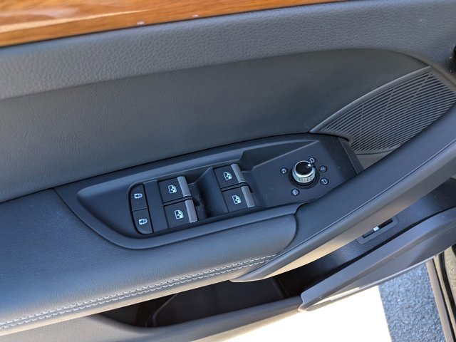 Used 2023 Audi Q5 2.0T Prestige image 14