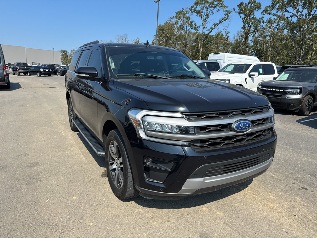 Certified 2023 Ford Expedition XLT RWD image 3