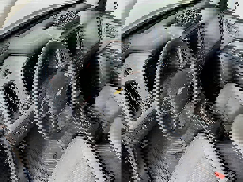 Used 2020 Chevrolet Colorado W/T w/ WT Convenience Package image 2