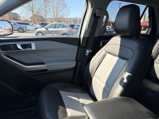 Certified 2022 Ford Explorer XLT w/ Equipment Group 202A image 25