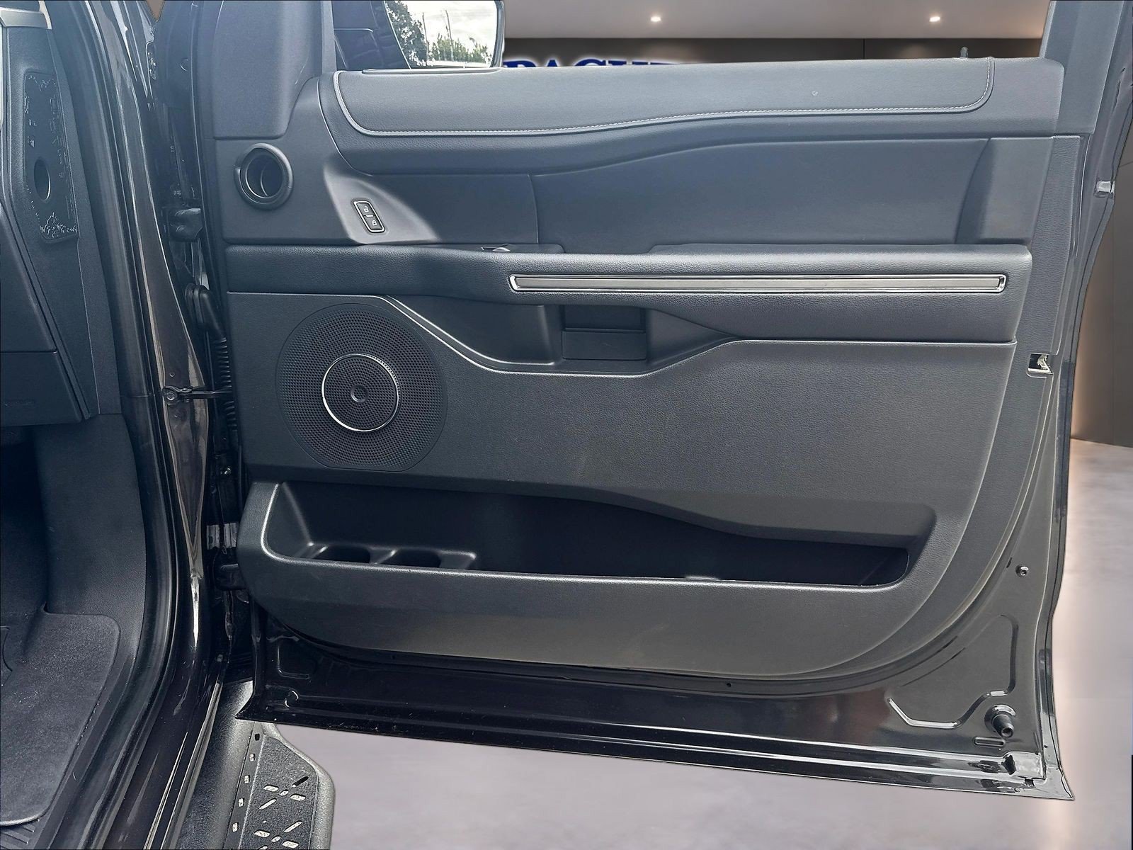 Certified 2023 Ford Expedition XLT RWD image 29