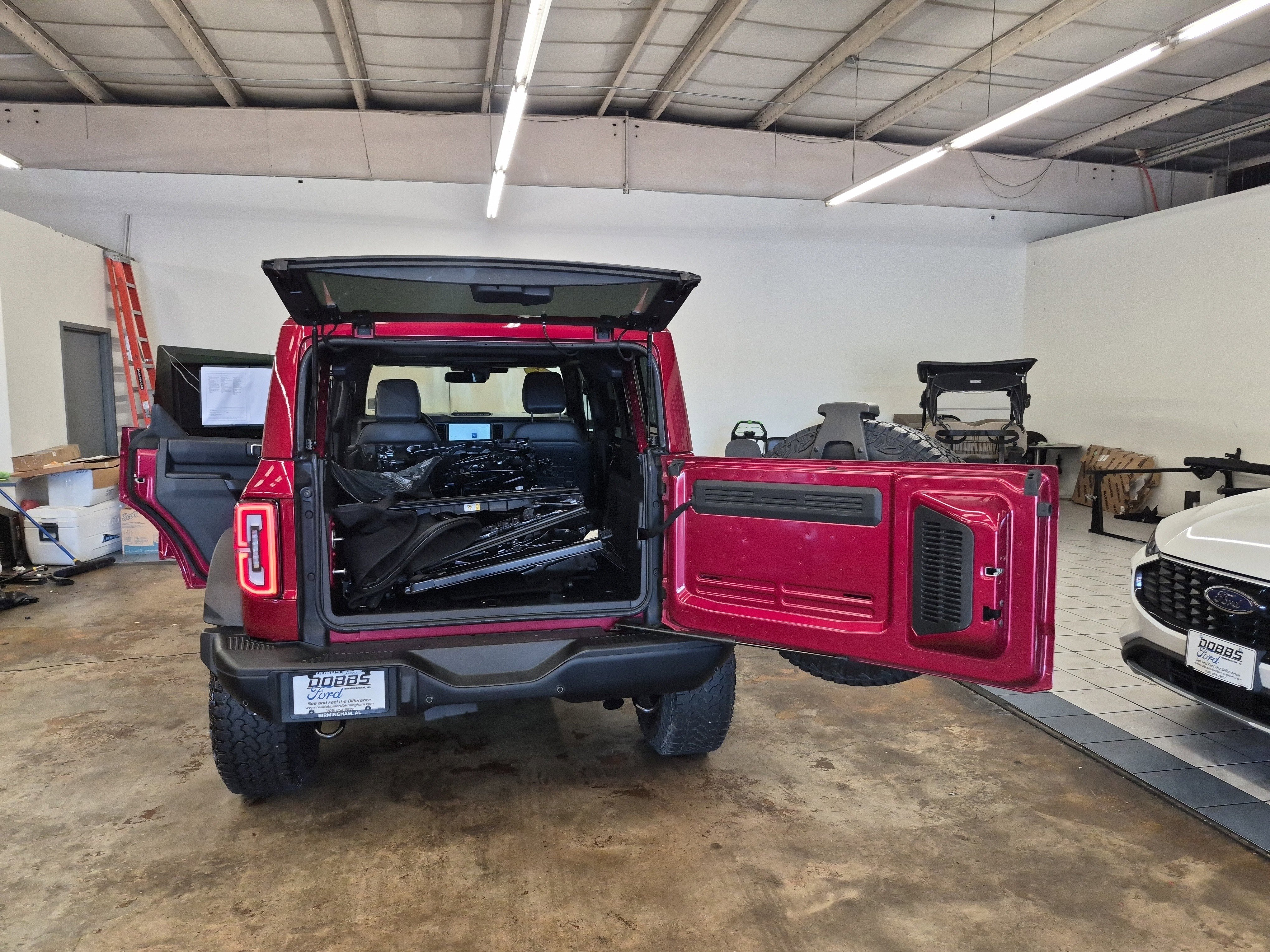 Certified 2025 Ford Bronco Badlands w/ Sasquatch Package AWD/4WD image 7