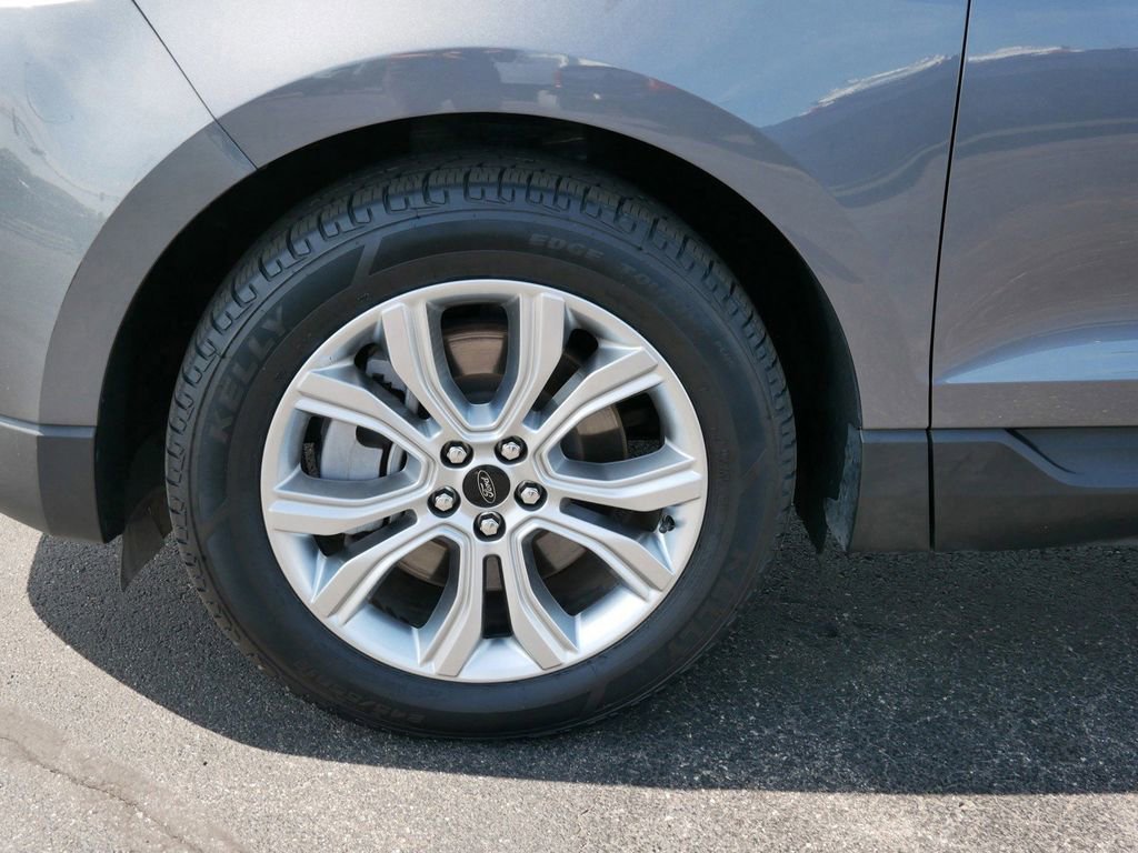 Certified 2024 Ford Edge Titanium image 6
