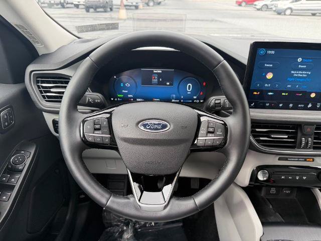 Certified 2025 Ford Escape Platinum w/ Premium Technology Package AWD/4WD image 16