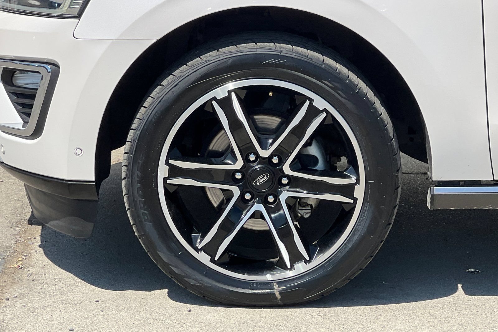 Certified 2019 Ford Expedition Limited w/ Special Edition Package AWD/4WD image 29