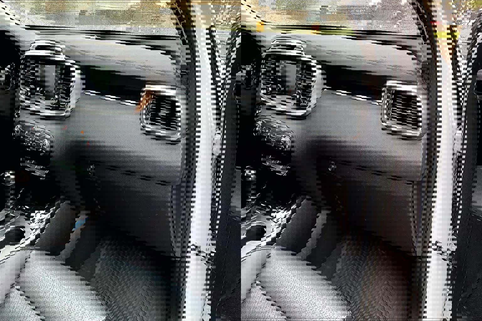 Used 2018 Kia Sorento EX image 19