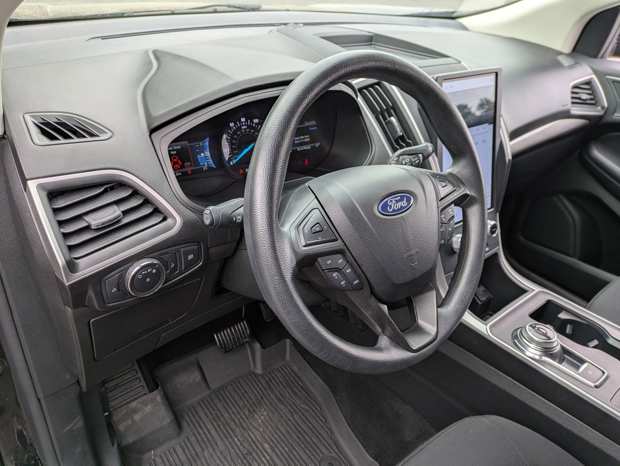 Certified 2022 Ford Edge SE w/ Black Appearance Package AWD/4WD image 8