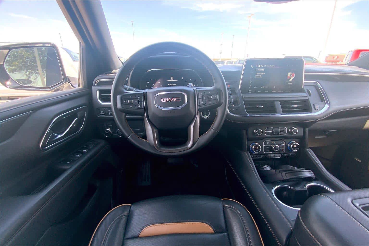 Used 2024 GMC Yukon XL AT4 w/ AT4 Premium Package AWD/4WD image 6