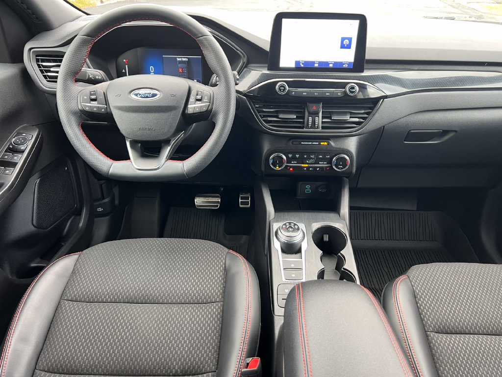 Certified 2023 Ford Escape ST-Line AWD/4WD image 2