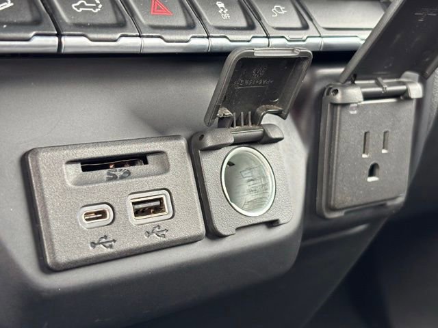 Used 2022 Chevrolet Silverado 2500 LTZ w/ Z71 Off-Road Package image 39