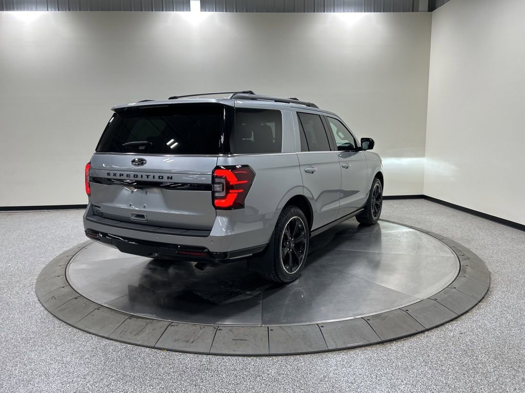 Certified 2022 Ford Expedition Limited image 7