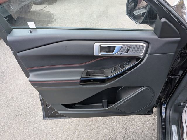 Certified 2023 Ford Explorer ST-Line w/ Class IV Trailer Tow Package image 6