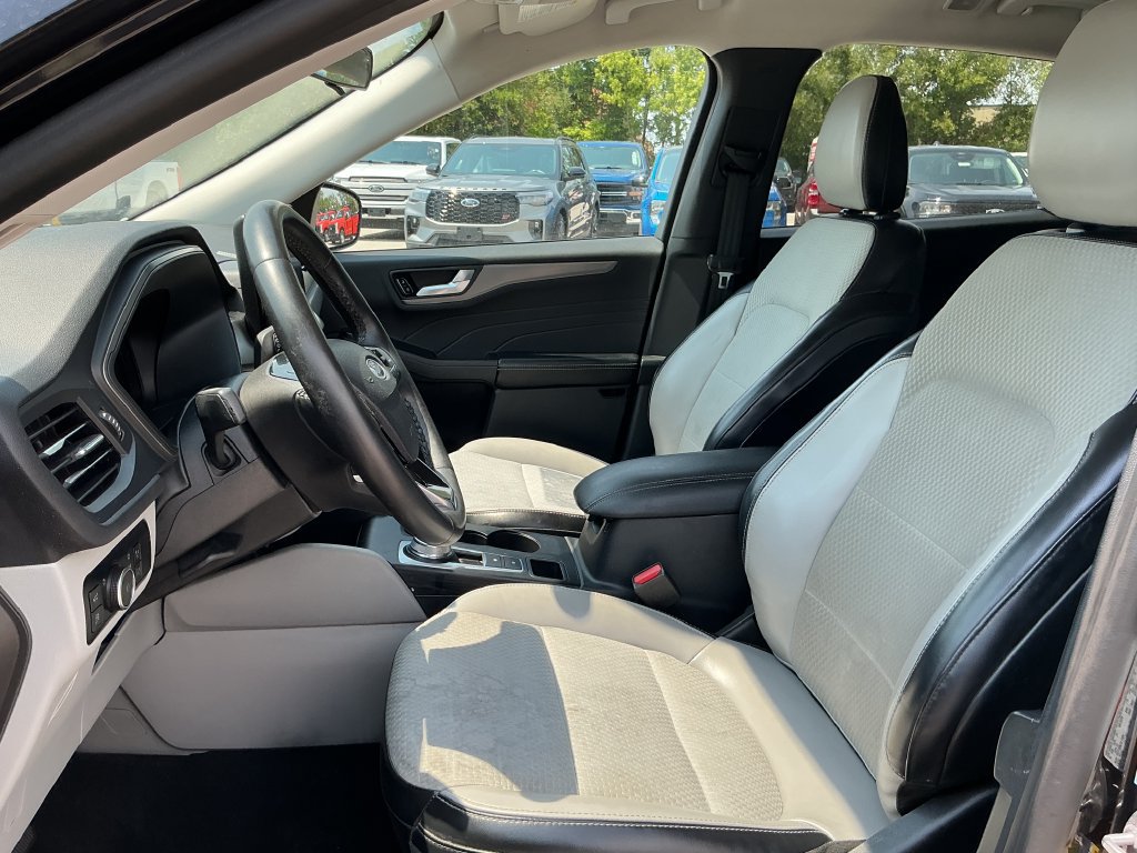 Certified 2023 Ford Escape SE FWD image 18