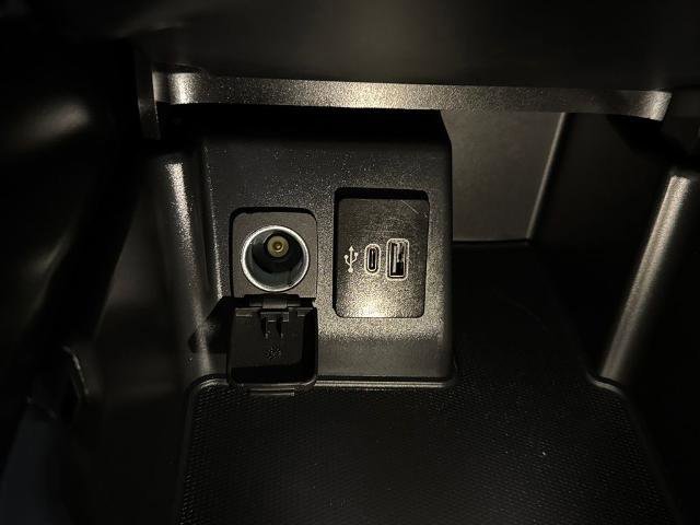 Certified 2025 Ford Explorer Active image 28