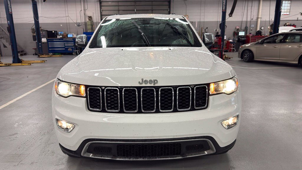 Used 2021 Jeep Grand Cherokee Limited AWD/4WD image 3