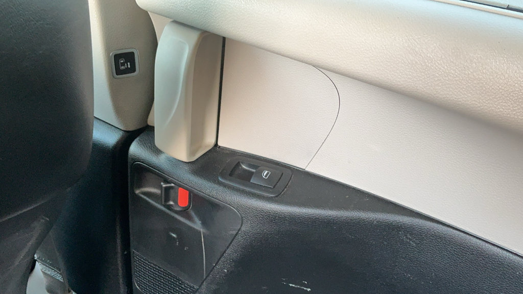Used 2024 Chrysler Pacifica Touring-L FWD image 29
