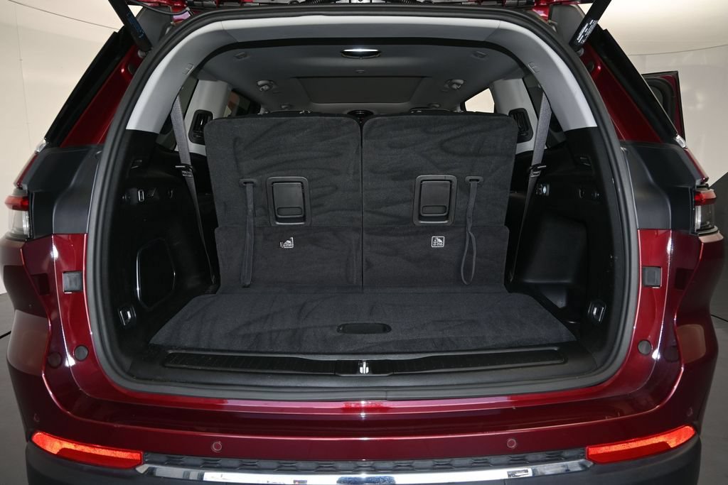 Used 2023 Jeep Grand Cherokee L Limited RWD image 11