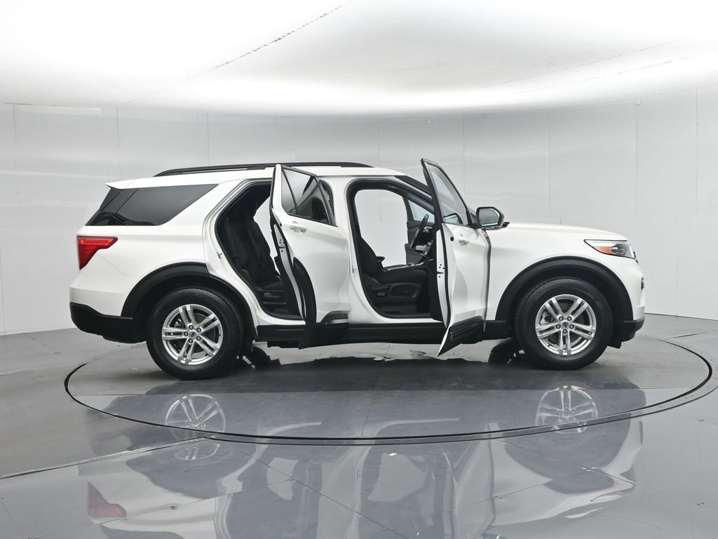 Certified 2023 Ford Explorer XLT RWD image 34