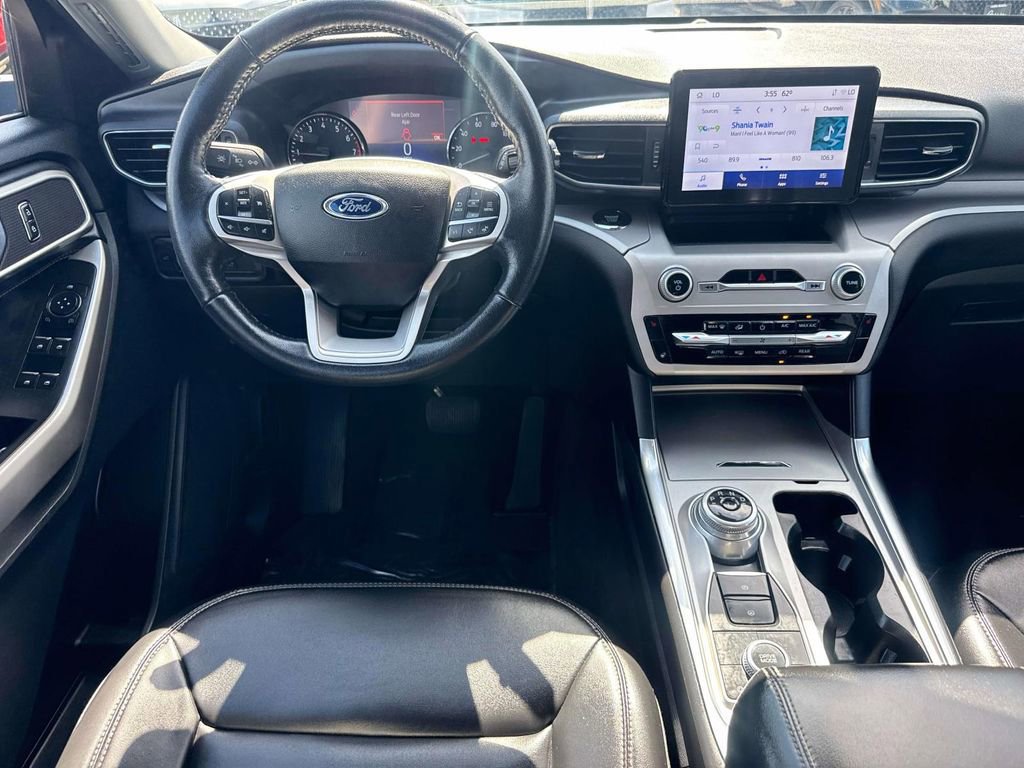 Certified 2022 Ford Explorer XLT w/ Equipment Group 202A image 17