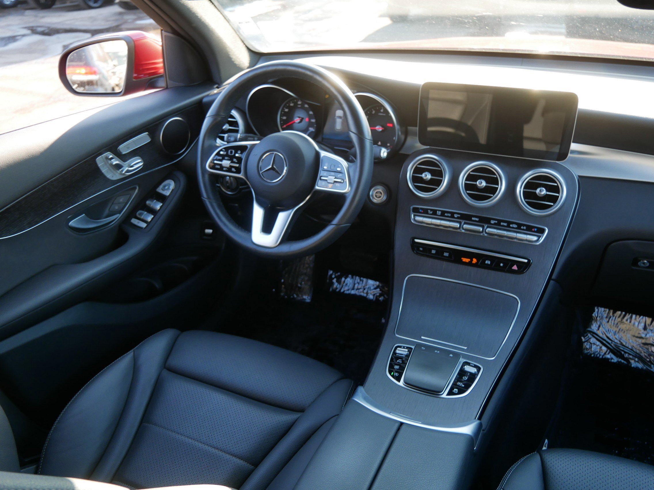 Used 2022 Mercedes-Benz GLC 300 4MATIC image 9