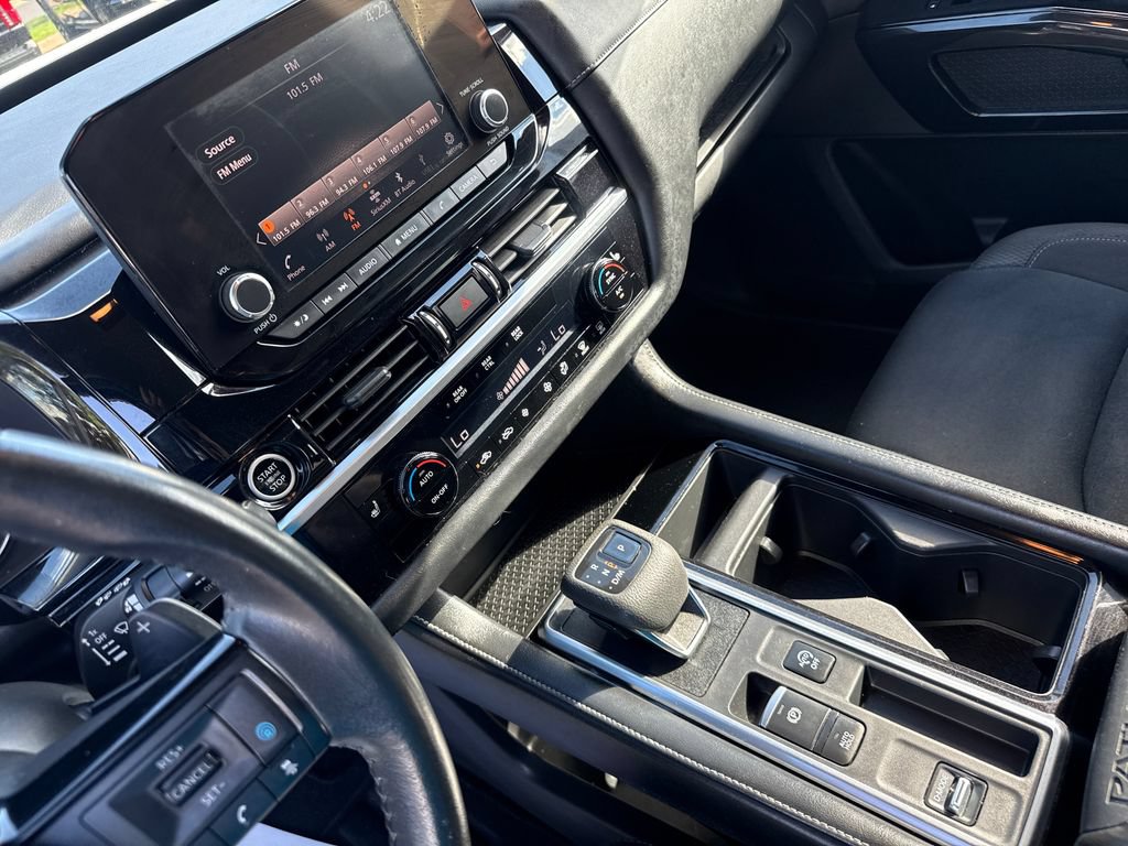 Used 2022 Nissan Pathfinder SV w/ SV Black Package FWD image 19