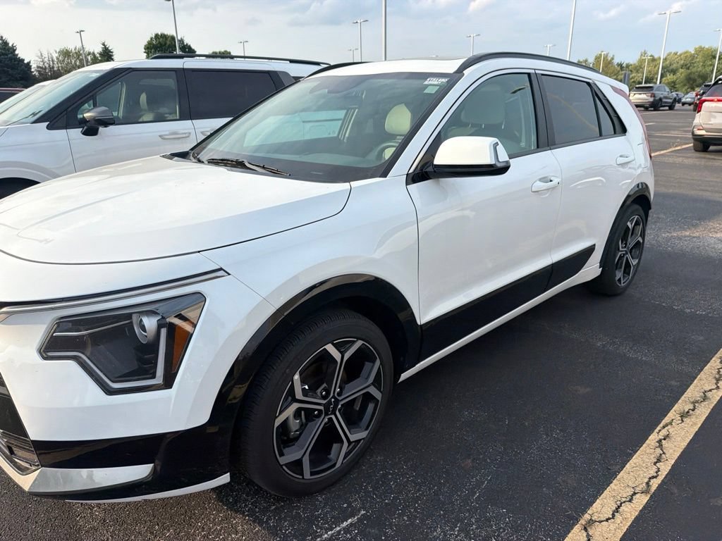 Used 2025 Kia Niro EX Touring FWD image 5
