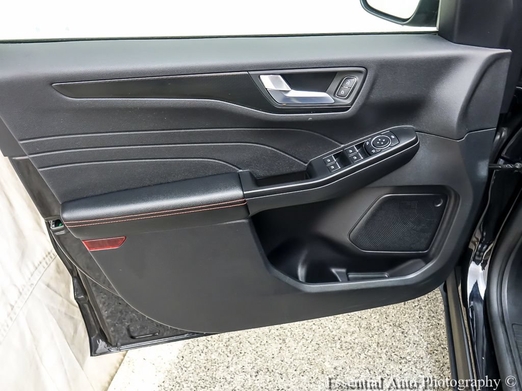 Certified 2022 Ford Escape SEL w/ SEL Stealth AWD Package image 21