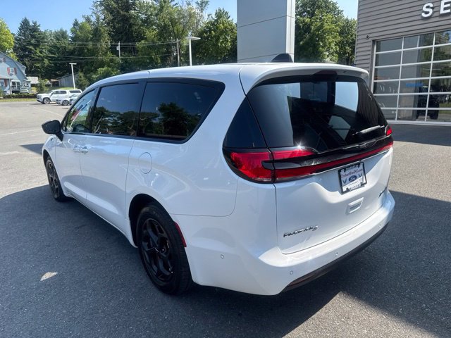 Used 2024 Chrysler Pacifica Limited FWD image 10