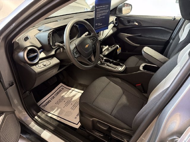 Used 2026 Chevrolet Trax LS FWD image 12