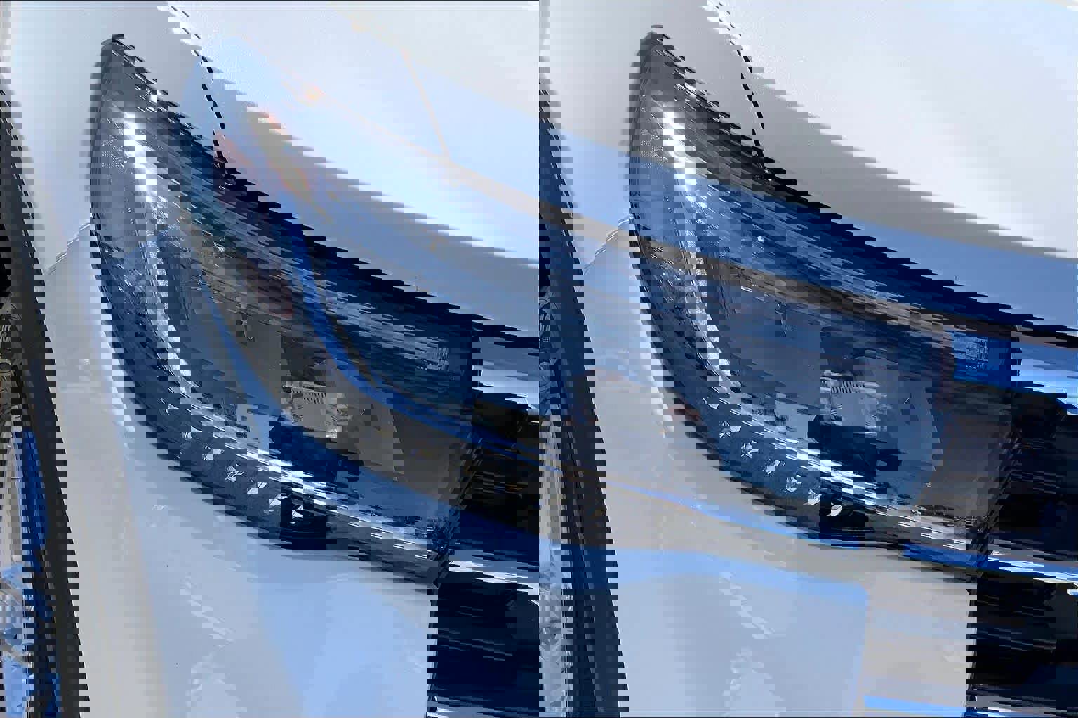 Certified 2025 Ford Explorer Active image 28