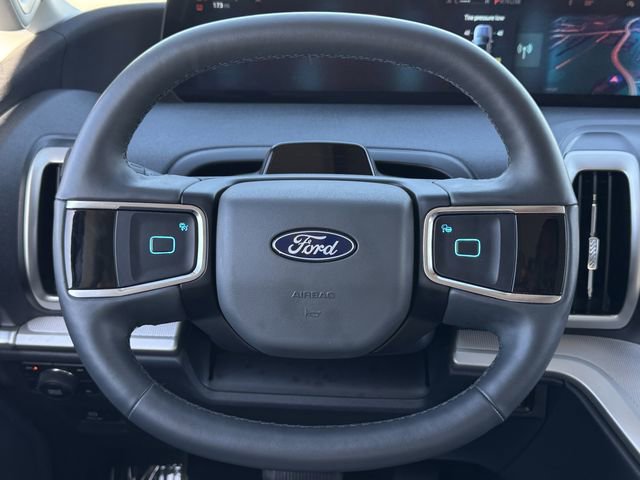 Certified 2025 Ford Expedition Active AWD/4WD image 12