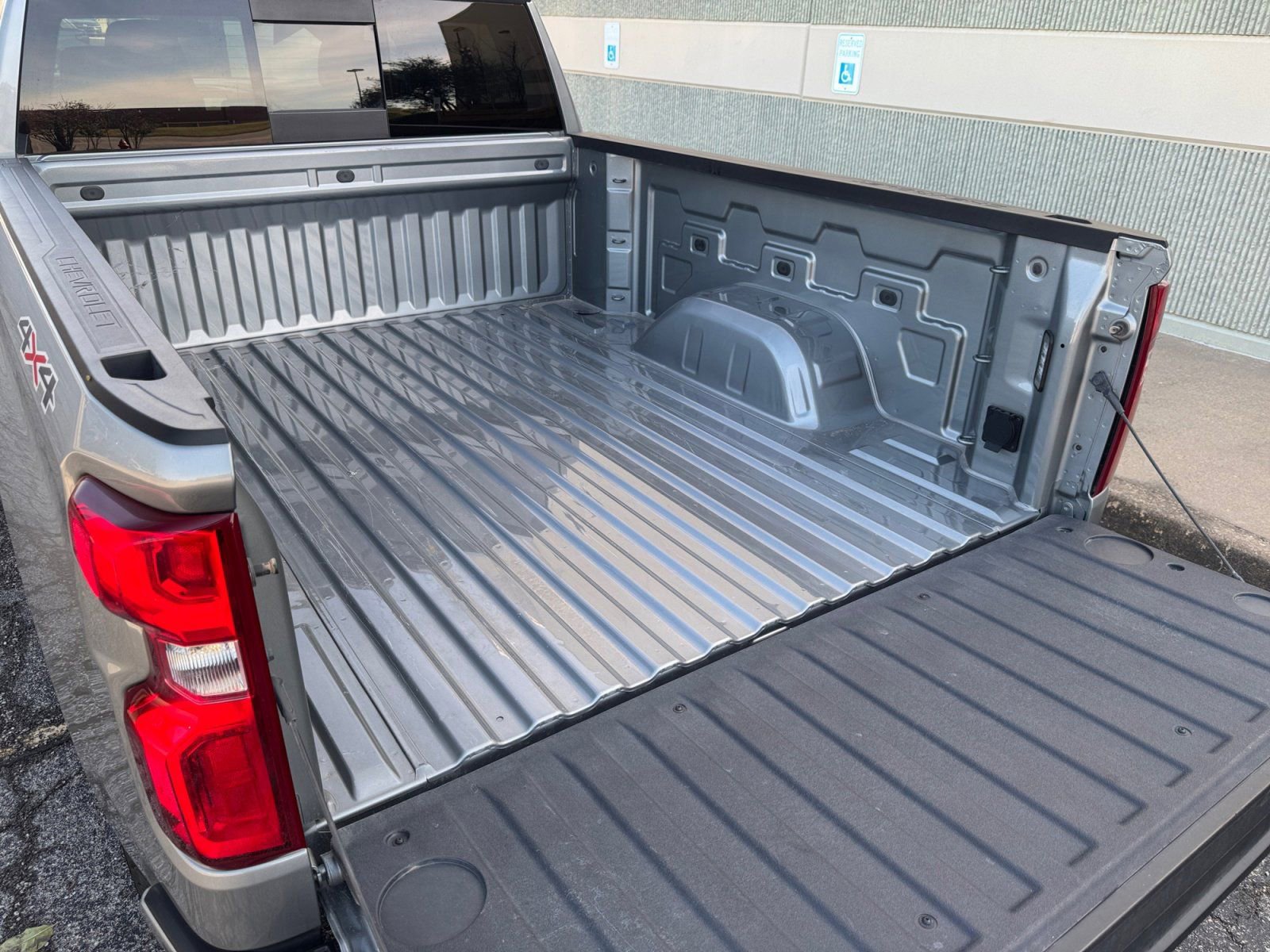 Used 2024 Chevrolet Silverado 1500 RST w/ Convenience Package II image 17